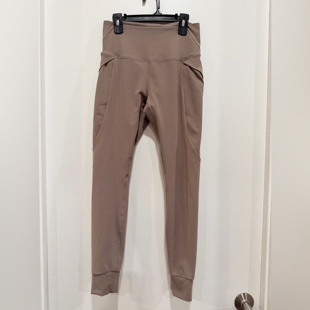 Avalanche leggings Bottoms in Taupe